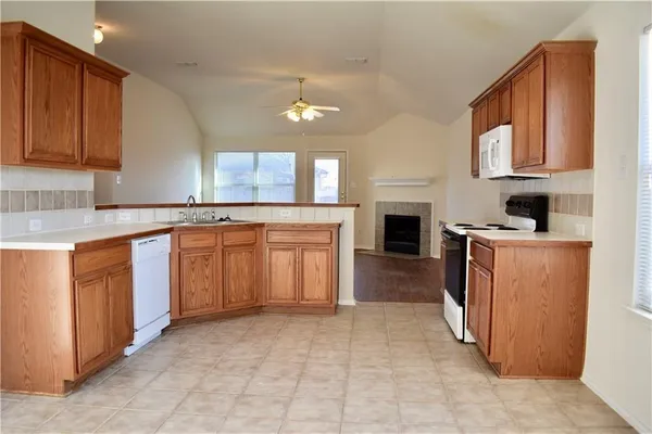 $2,238 | 1000 Salt Creek Trail, Fort Worth, TX 76131