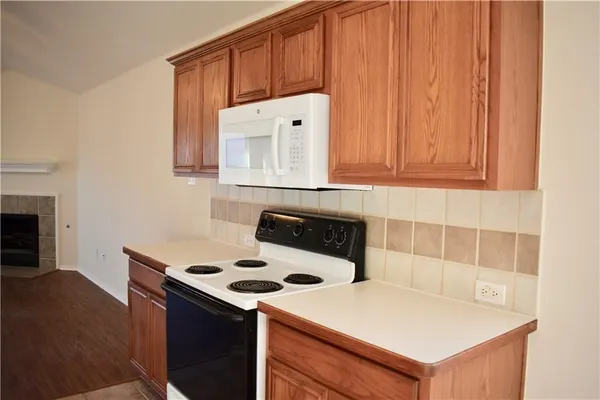 $2,238 | 1000 Salt Creek Trail, Fort Worth, TX 76131