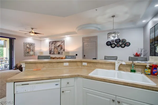$2,000 | 1522 Southwest 50th Street, Unit 104, Cape Coral, FL 33914