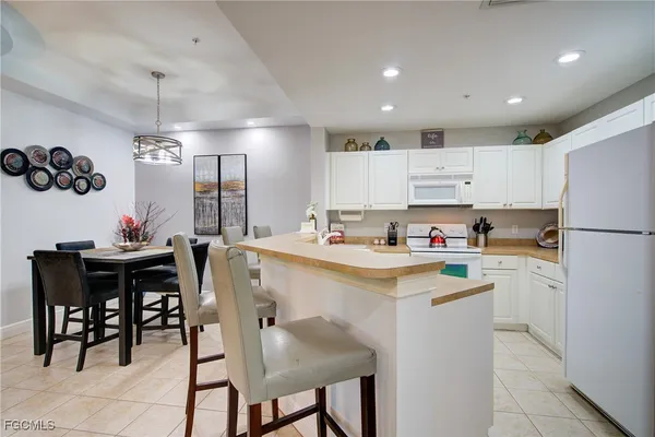 $2,000 | 1522 Southwest 50th Street, Unit 104, Cape Coral, FL 33914