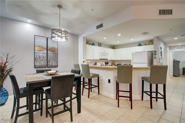 $2,000 | 1522 Southwest 50th Street, Unit 104, Cape Coral, FL 33914