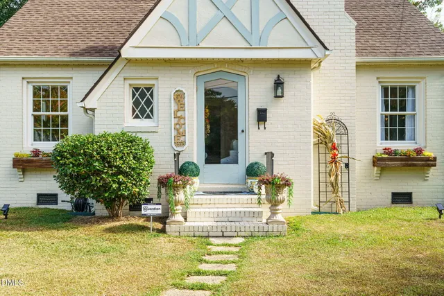 $319,900 | 316 West Parrish Drive, Benson, NC 27504