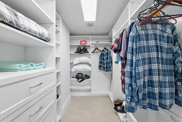 $629,000 | 4200 North Ocean Drive, Unit 2705, Singer Island, FL 33404