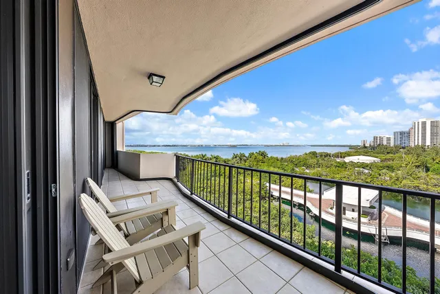 $629,000 | 4200 North Ocean Drive, Unit 2705, Singer Island, FL 33404