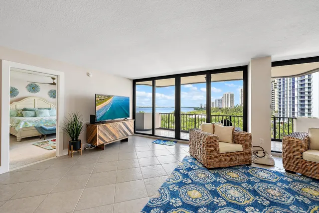 $629,000 | 4200 North Ocean Drive, Unit 2705, Singer Island, FL 33404