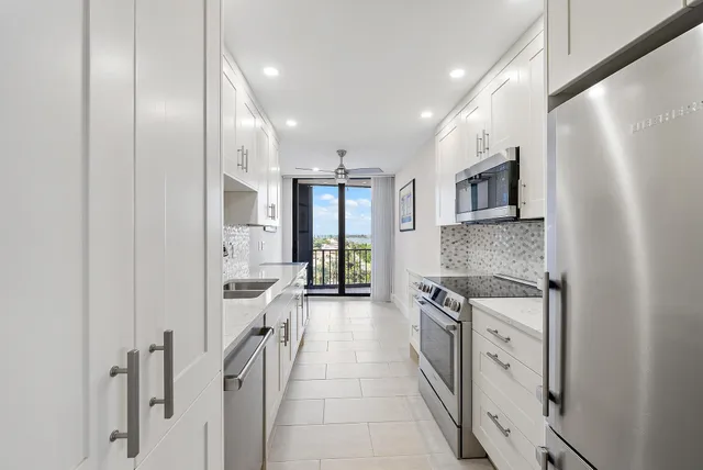 $629,000 | 4200 North Ocean Drive, Unit 2705, Singer Island, FL 33404