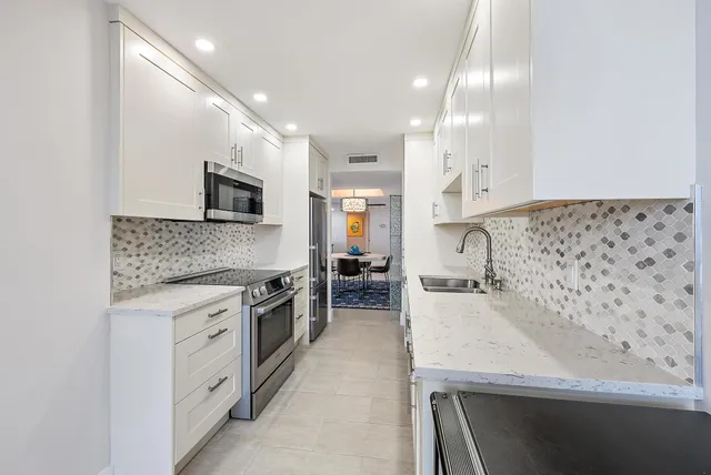 $629,000 | 4200 North Ocean Drive, Unit 2705, Singer Island, FL 33404