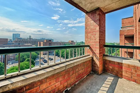 $2,823 | 1715 Chicago Avenue, Unit 818N, Evanston, IL 60201