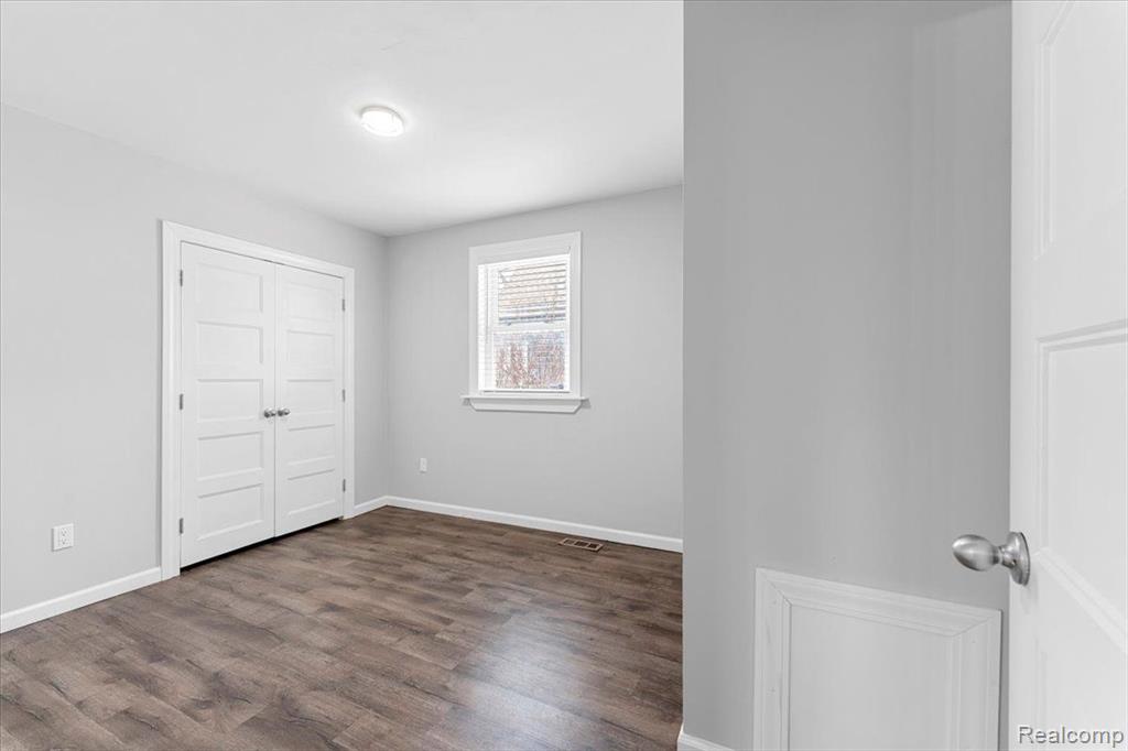 21408 Inkster Road Southfield, MI 48033 - Photo 8 of 24 Gallery Image 8