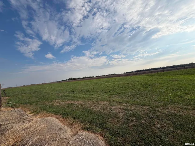 $339,900 | 23611 County Highway 22, Canton, IL 61520