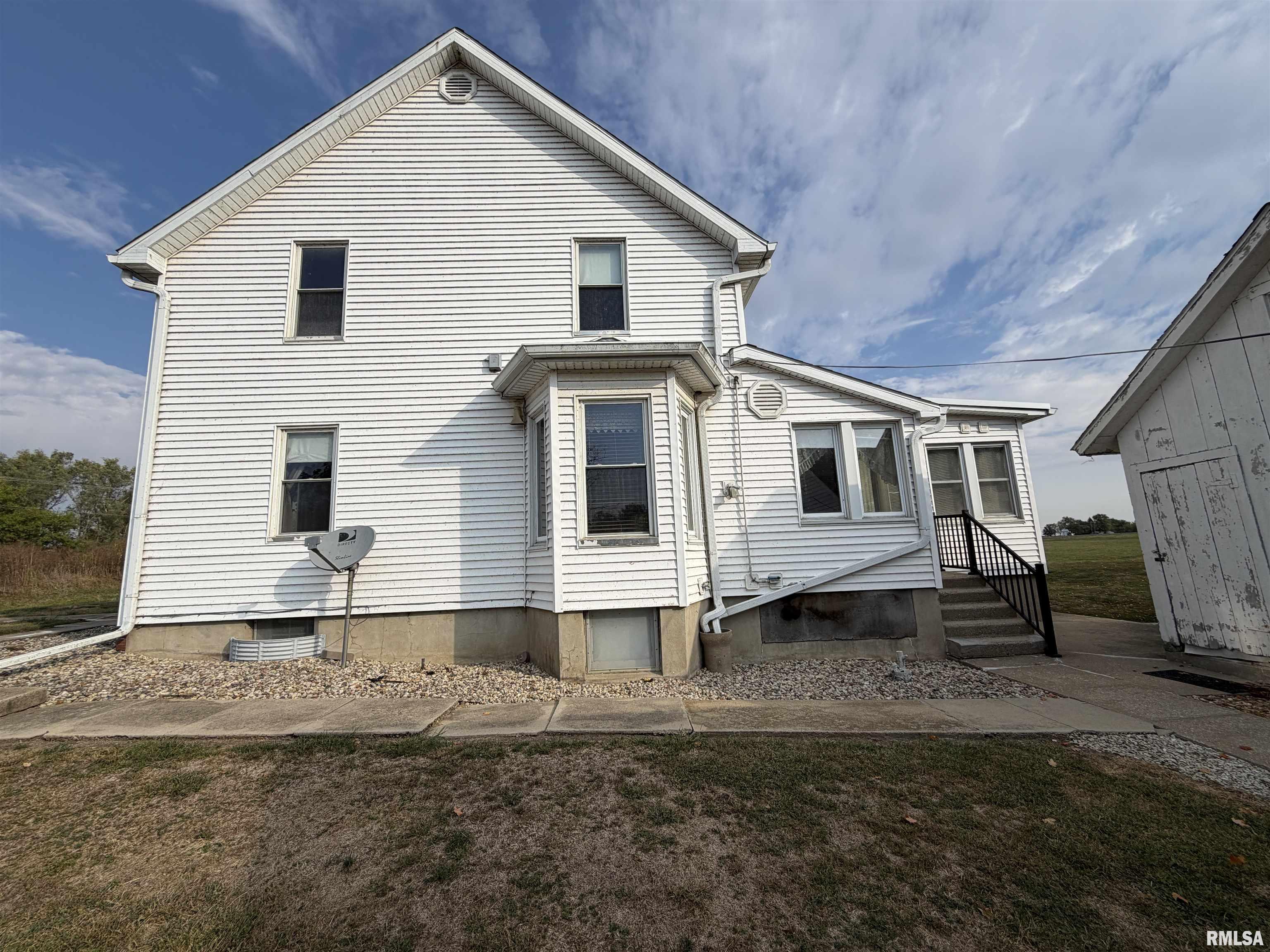 23611 County Highway 22 Canton, IL 61520 - Photo 3 of 45