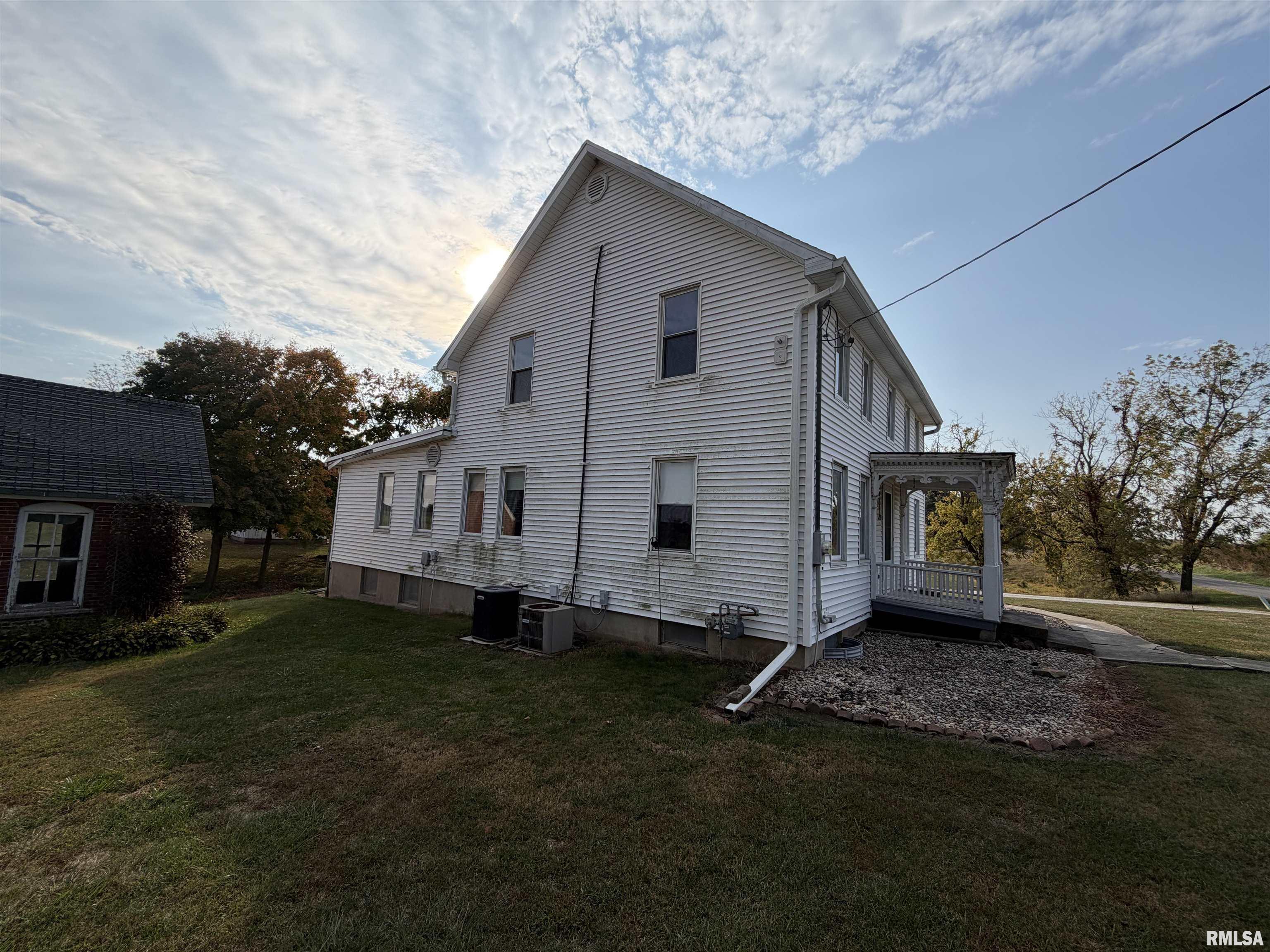 23611 County Highway 22 Canton, IL 61520 - Photo 4 of 45