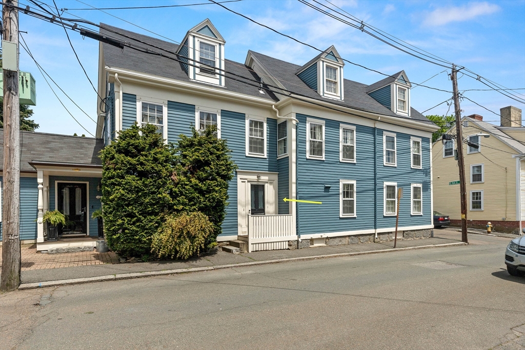 2 High Street Marblehead, MA 01945 - Photo 3 of 35 front view of a building