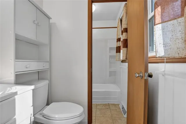 $295,000 | 301 Hargis Lane, Belton, MO 64012