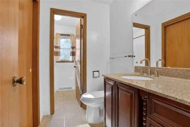 $295,000 | 301 Hargis Lane, Belton, MO 64012