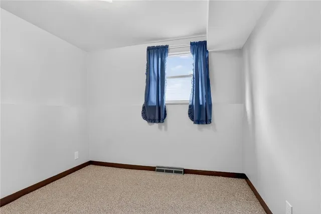 $295,000 | 301 Hargis Lane, Belton, MO 64012