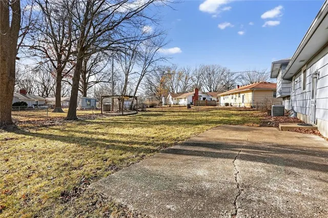 $295,000 | 301 Hargis Lane, Belton, MO 64012