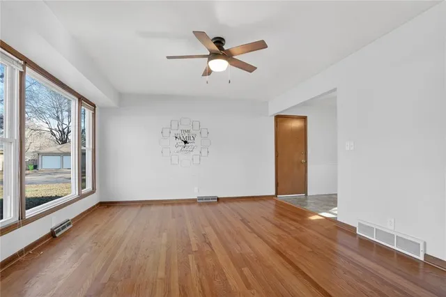 $295,000 | 301 Hargis Lane, Belton, MO 64012