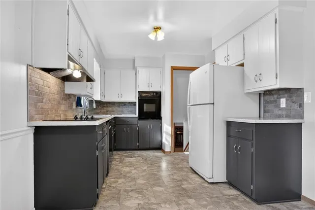 $295,000 | 301 Hargis Lane, Belton, MO 64012