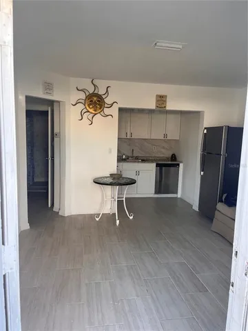 $815,000 | 712 Mandalay Avenue, Clearwater Beach, FL 33767