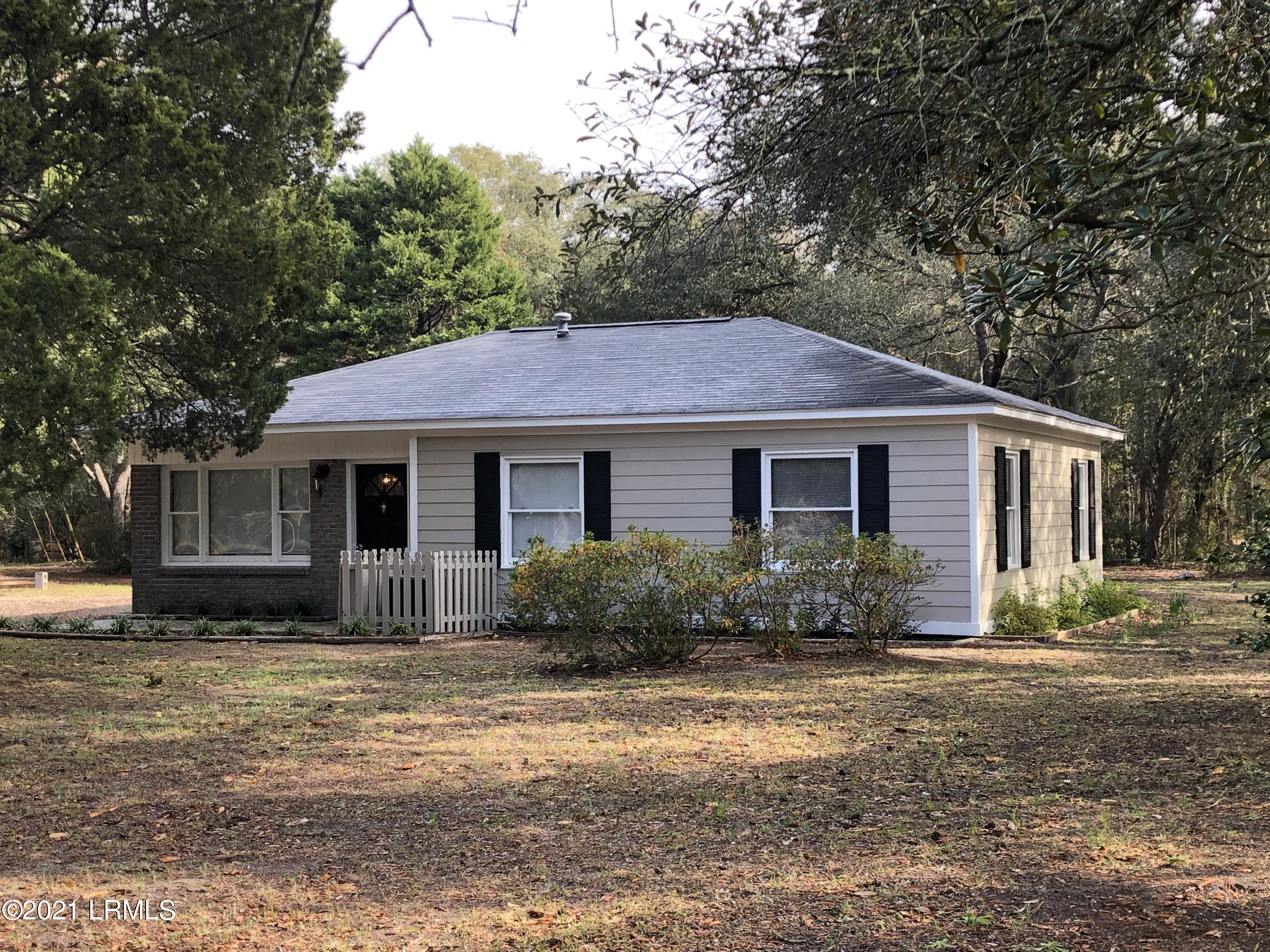 388 Sams Point Road Beaufort, SC 29907 - Photo 1 of 14 IMG_5593