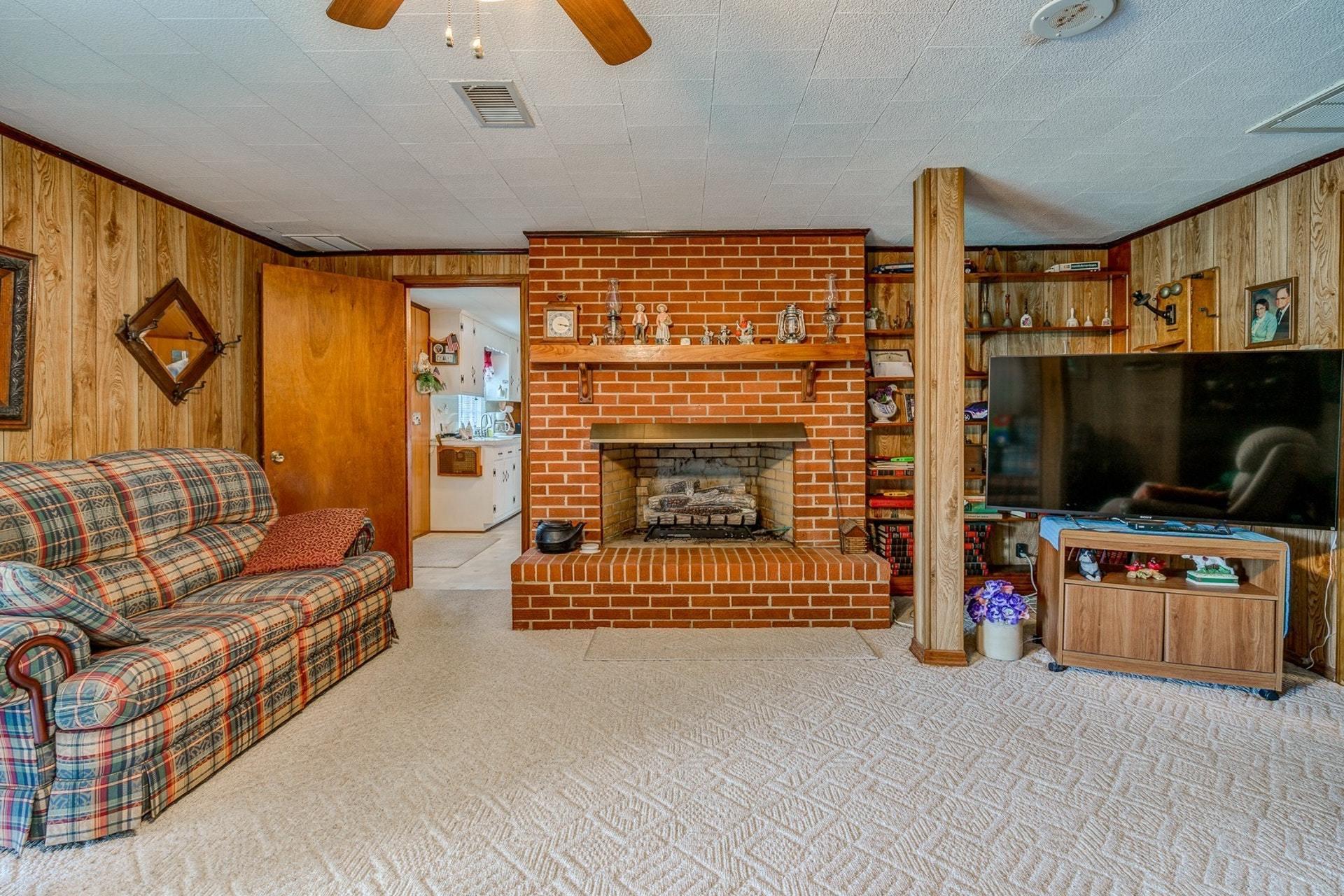 1449 West Ruritan Road Roanoke, VA 24012 - Photo 18 of 34 017-314176-1449 West Ruritan Road 17_777