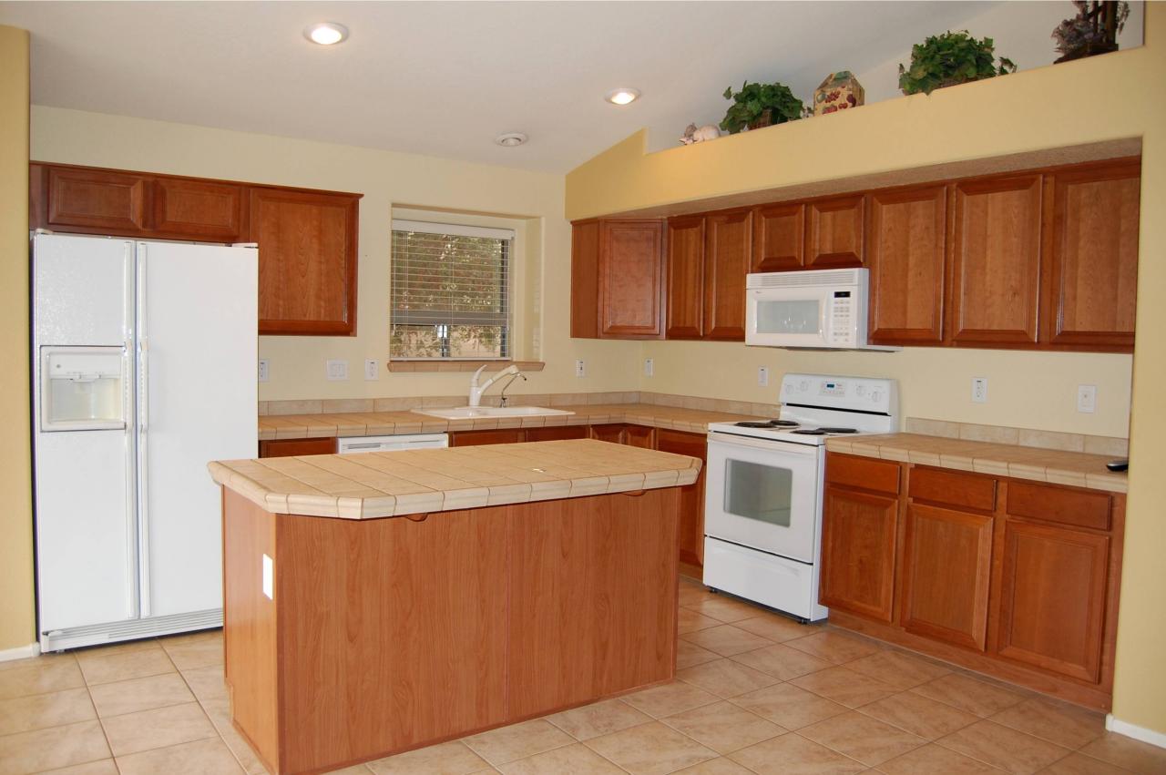 3859 East Simpson Road Gilbert, AZ 85297 - Photo 8 of 15 Kitchen 3