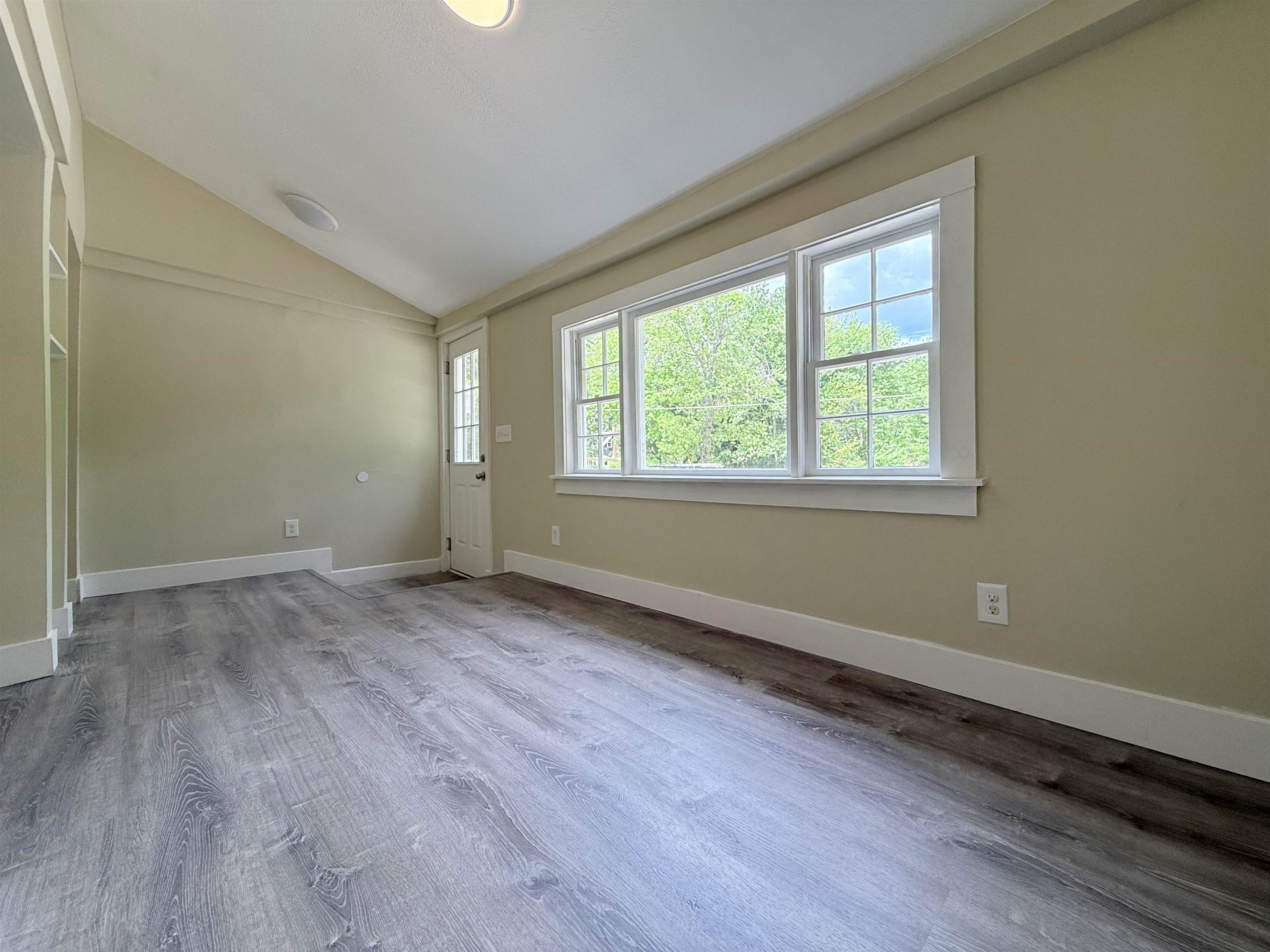 19 Depot Road Kingston, NH 03848 - Photo 13 of 32