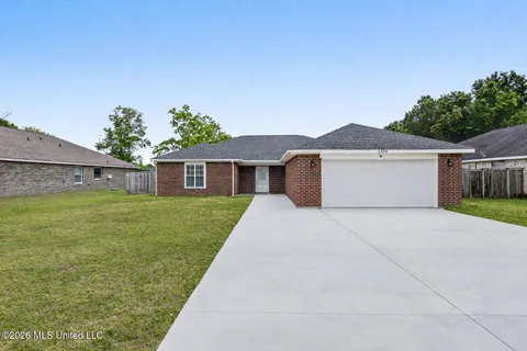 $255,000 | 3304 North 8th Street, Ocean Springs, MS 39564