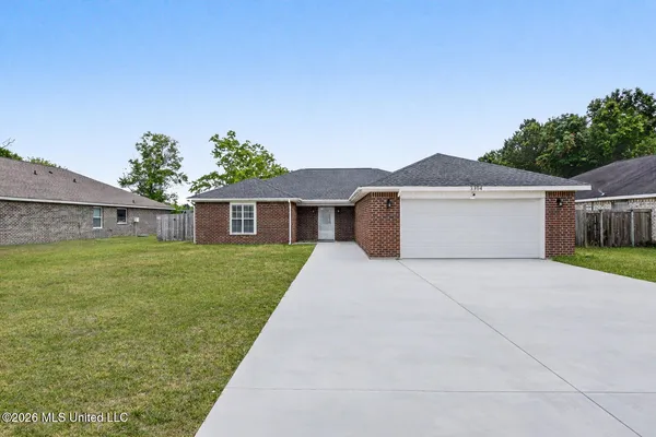 $255,000 | 3304 North 8th Street, Ocean Springs, MS 39564