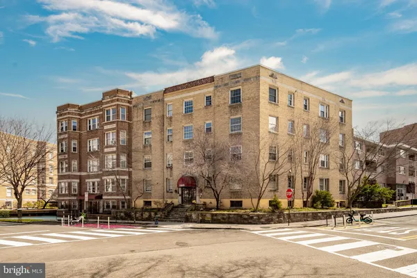 $221,500 | 1860 Clydesdale Place Northwest, Unit 105, Washington, DC 20009