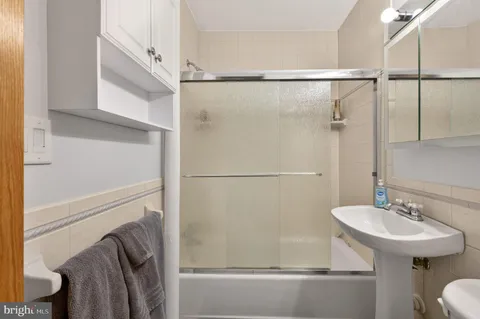 $215,000 | 1860 Clydesdale Place Northwest, Unit 105, Washington, DC 20009