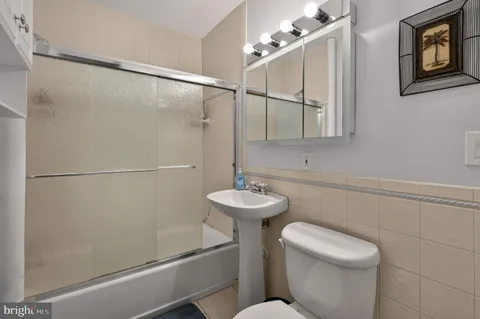 $215,000 | 1860 Clydesdale Place Northwest, Unit 105, Washington, DC 20009
