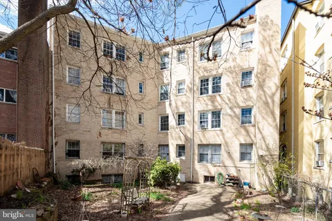 $215,000 | 1860 Clydesdale Place Northwest, Unit 105, Washington, DC 20009