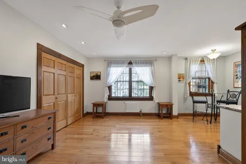 $215,000 | 1860 Clydesdale Place Northwest, Unit 105, Washington, DC 20009