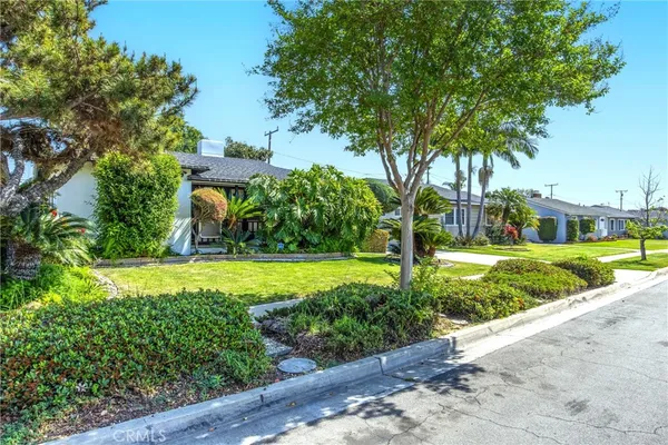 $879,900 | 9232 Badminton Avenue, Whittier, CA 90605