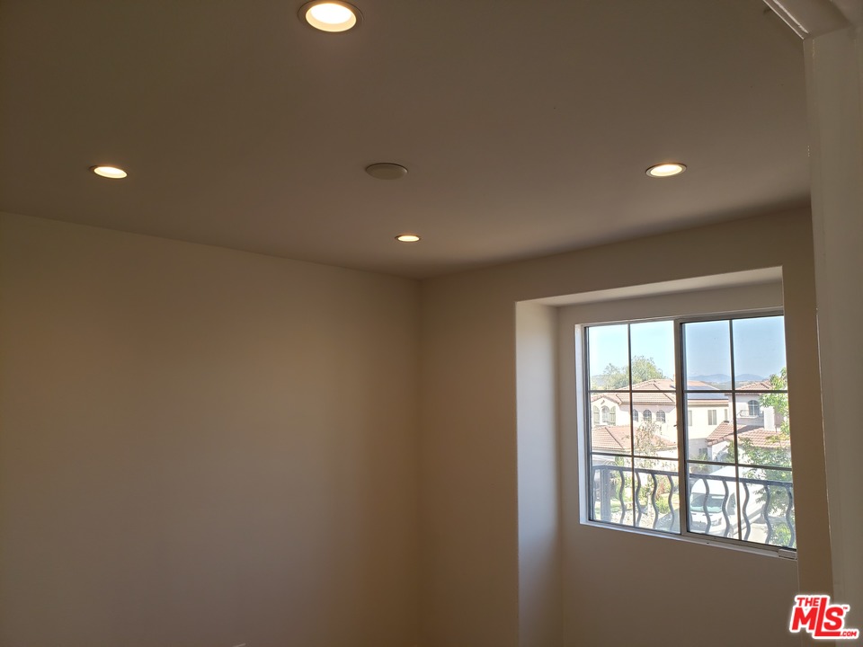 27653 Elk Ridge Road Castaic, CA 91384 - Photo 14 of 23 Gallery Image 14