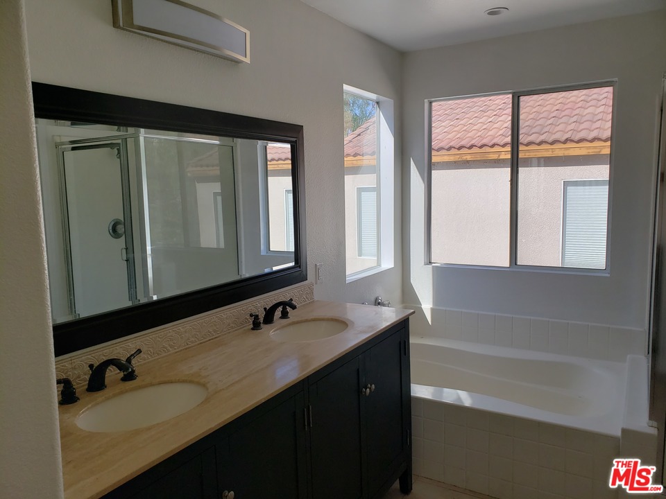 27653 Elk Ridge Road Castaic, CA 91384 - Photo 17 of 23 Gallery Image 17