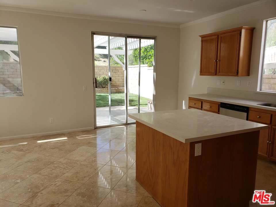 27653 Elk Ridge Road Castaic, CA 91384 - Photo 5 of 23 Gallery Image 5