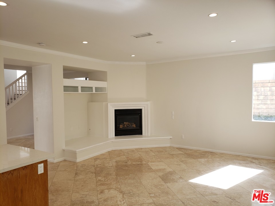 27653 Elk Ridge Road Castaic, CA 91384 - Photo 8 of 23 Gallery Image 8