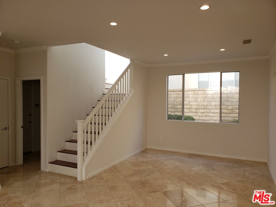 27653 Elk Ridge Road Castaic, CA 91384 - Photo 9 of 23 Gallery Image 9