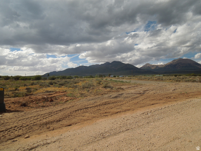35 South Stone Road South, Unit 8 La Sal, UT 84530 - Photo 2 of 4 Mountain view featuring rural landscape