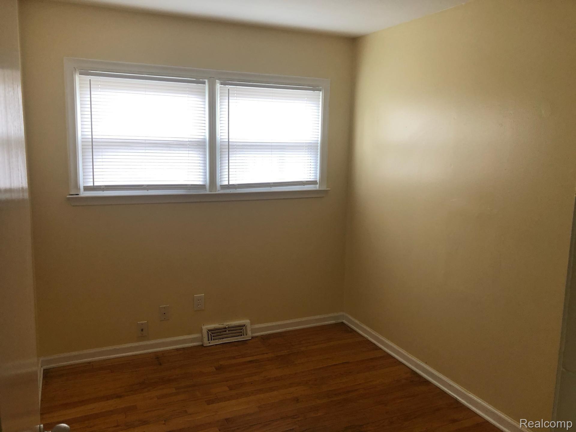 2159 Rome Avenue Warren, MI 48091 - Photo 11 of 12 -1271595475790313398.jpg
