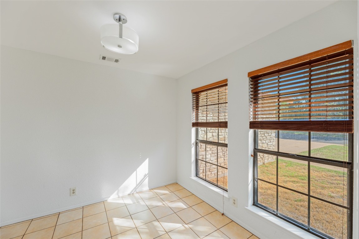 13406 Effingham Street Austin, TX 78729 - Photo 13 of 32