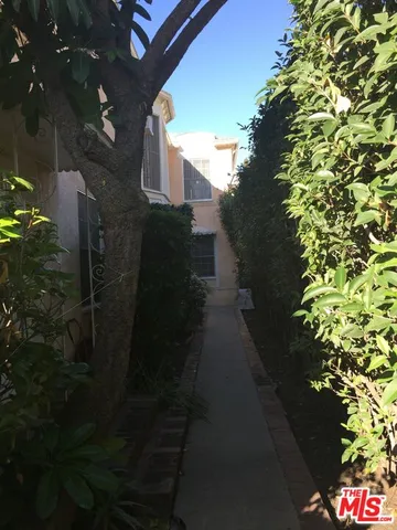 $1,595,000 | 6111 Afton Place, Los Angeles, CA 90028