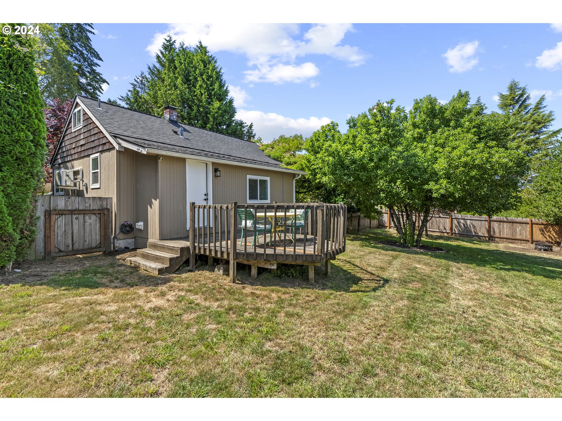 4729 Southwest Buddington Street Portland, OR 97219 - Photo 13 of 17 Gallery Image 13