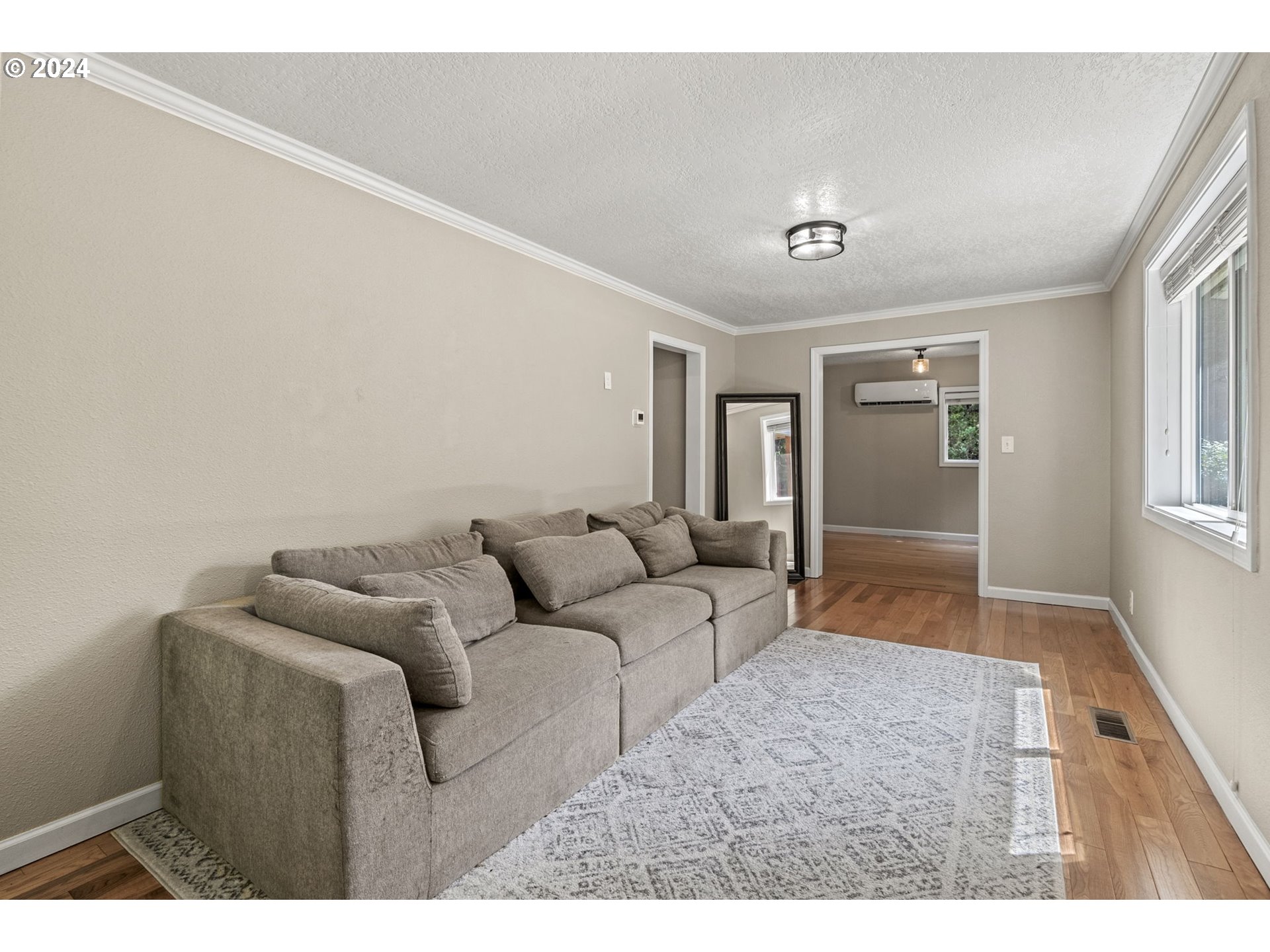 4729 Southwest Buddington Street Portland, OR 97219 - Photo 2 of 17 Gallery Image 2
