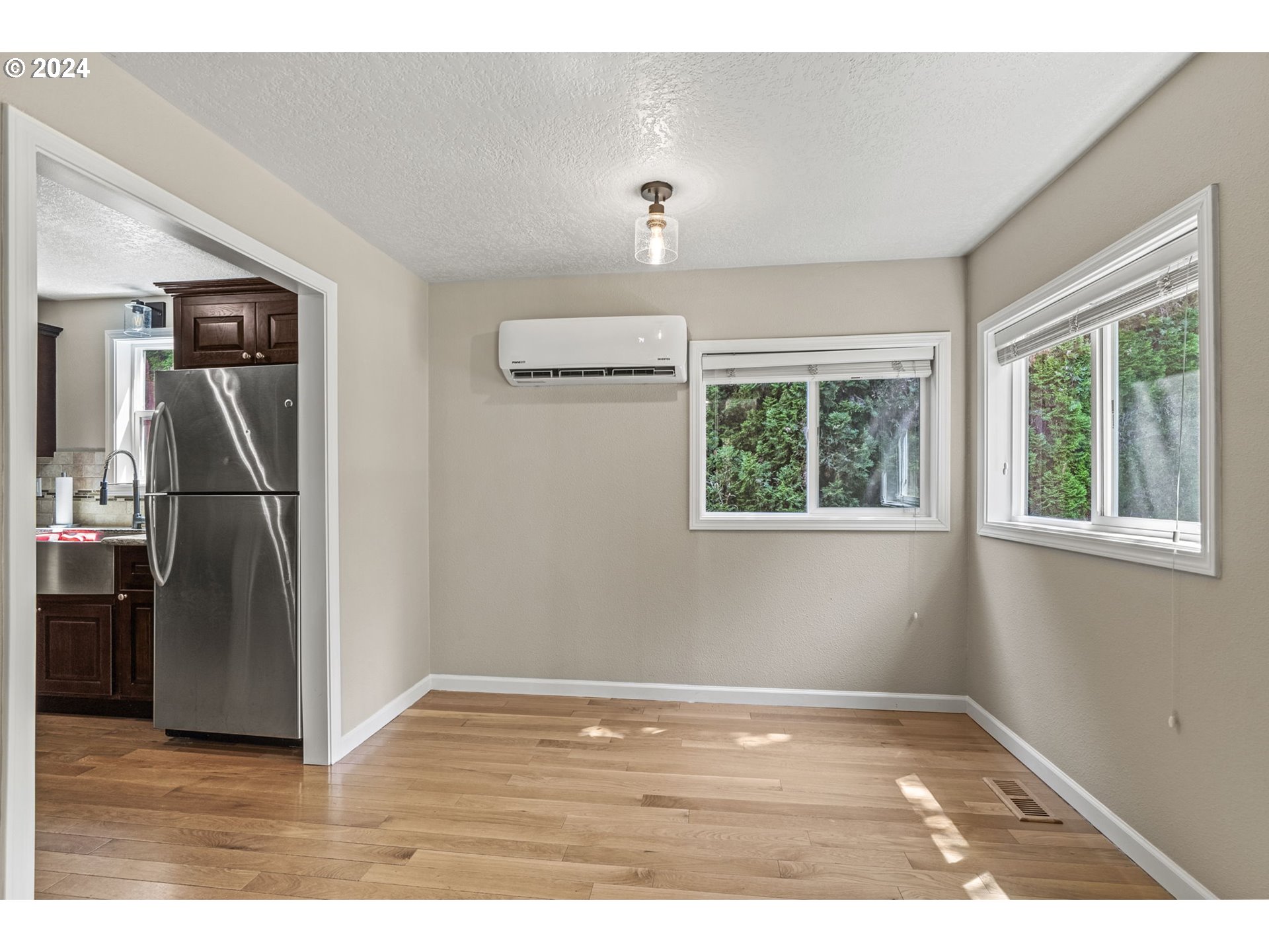 4729 Southwest Buddington Street Portland, OR 97219 - Photo 5 of 17 Dining Area
