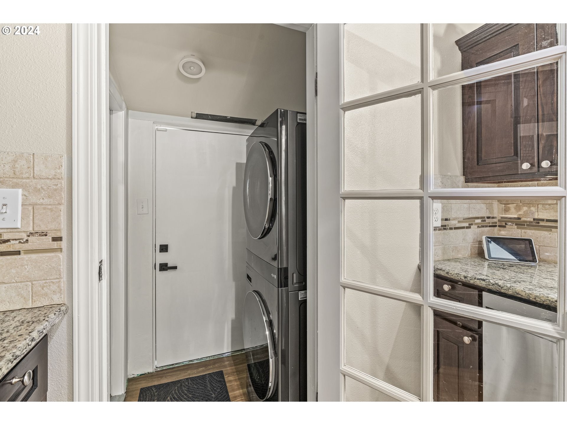 4729 Southwest Buddington Street Portland, OR 97219 - Photo 10 of 17 Gallery Image 10