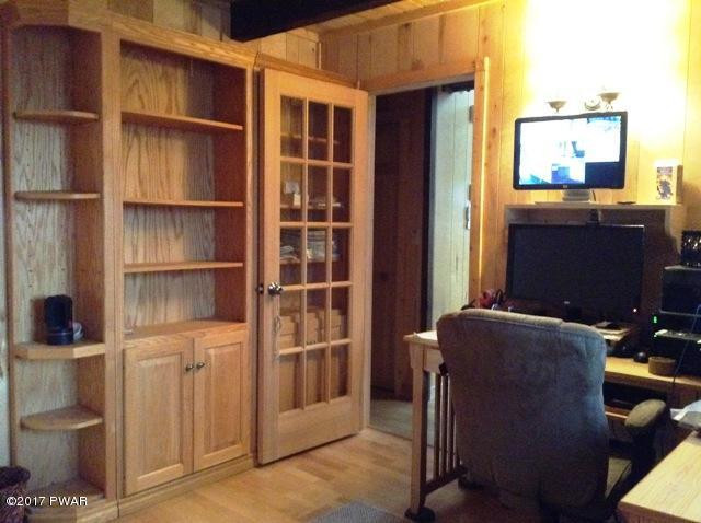 120 Canterbury Road Bushkill, PA 18324 - Photo 20 of 59 office